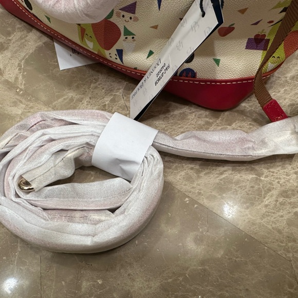 Dooney & Bourke NWT Snow White 85th Anniversary Satchel purse FAC-070638 - Picture 6 of 10